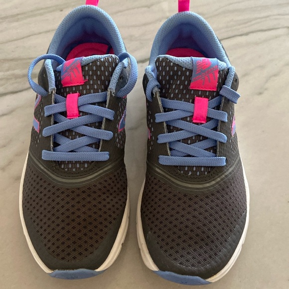 New Balance 711 Heel Pillow Comfort Running Sneaker - Picture 2 of 10